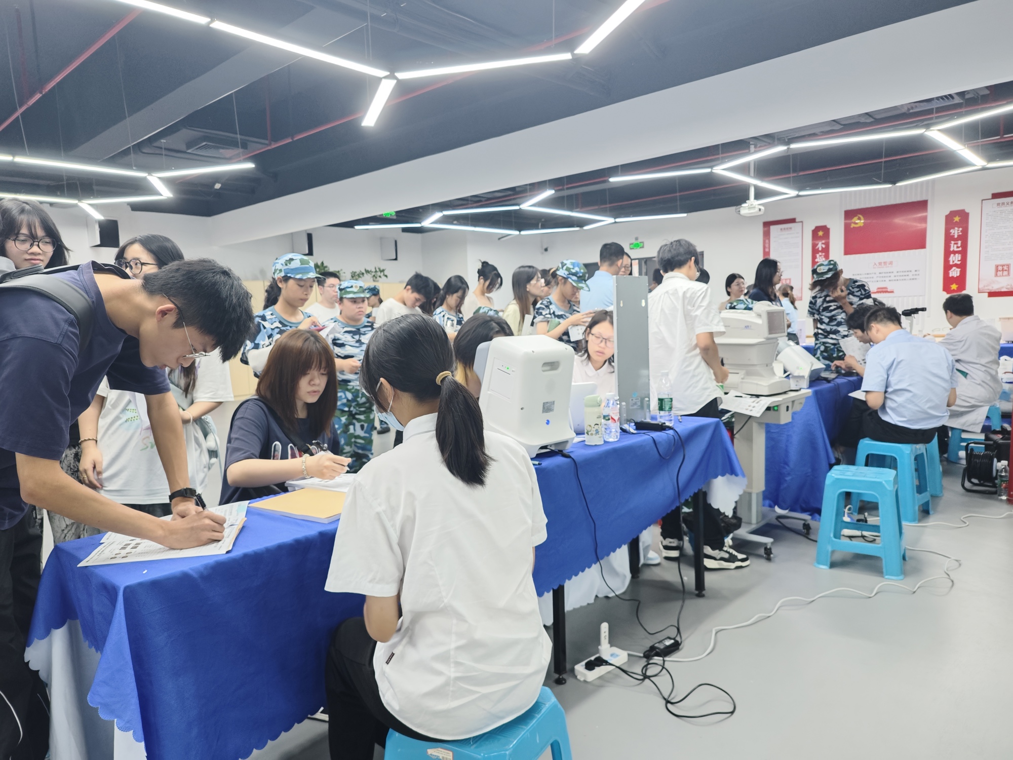 a3d27b40861c4e1087c4f125942d9b4e.jpg