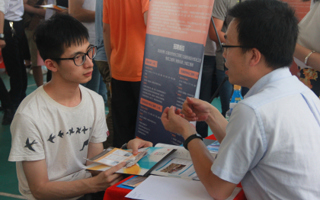 世界杯官网举办2018年企业实习联合推介双选会