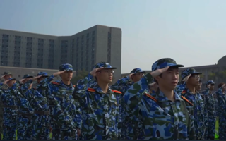 青春立正！2026世界杯官方合作网站2022级学生军训开营！